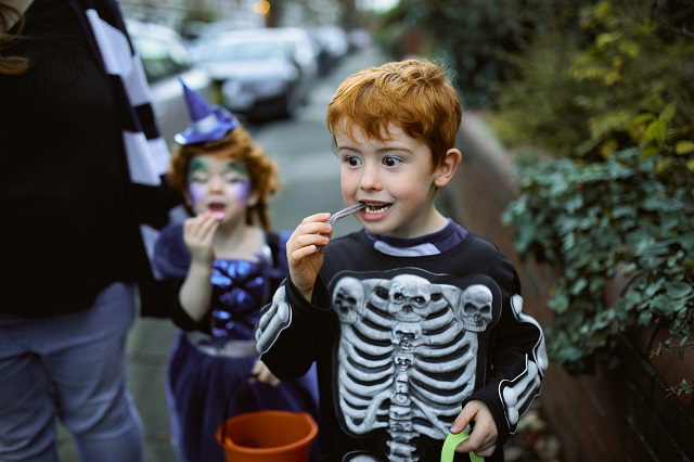 Comment gérer les bonbons d’Halloween de vos enfants?