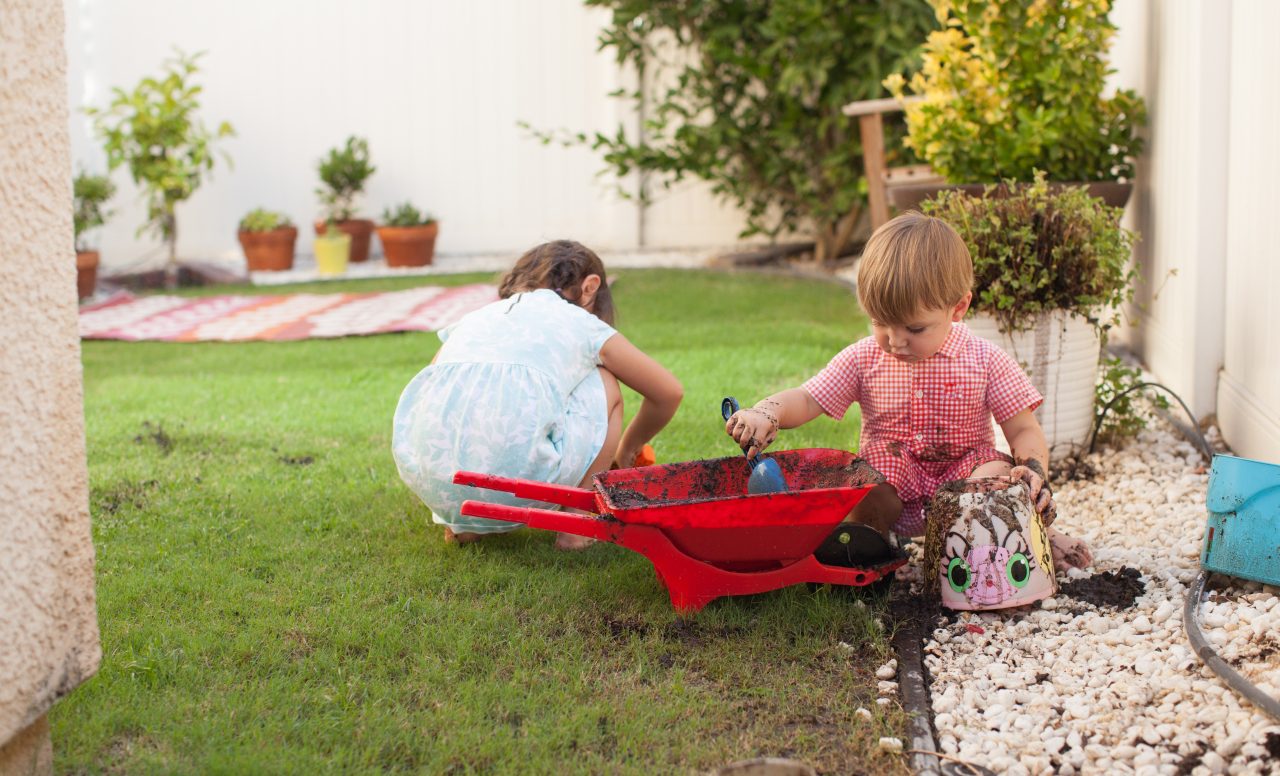 6 phrases à ne pas dire à un enfant qui joue