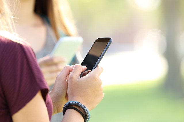 Que faire lorsque mon enfant veut un cellulaire?