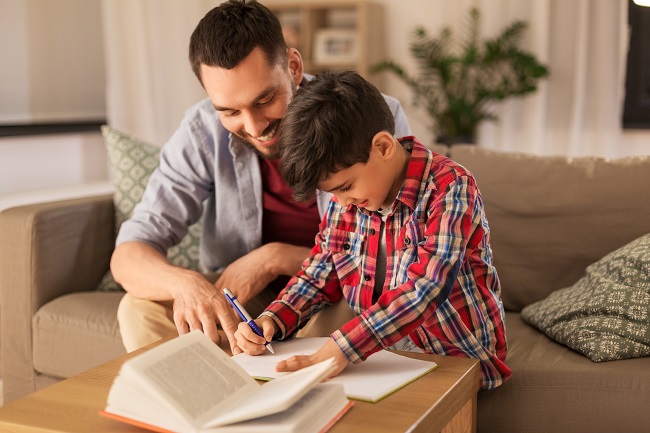 Devoirs et leçons: est-ce que bouger permet de mieux apprendre?