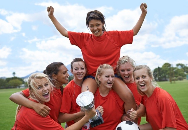 Rentrée scolaire: 4 trucs pour encourager les filles à reprendre leurs activités sportives!