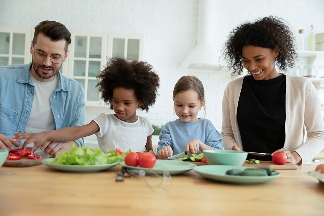 Repas en famille: acquérir de bonnes habitudes alimentaires