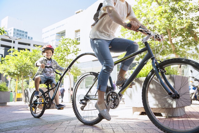 Longues distances en vélo: comment préparer la famille